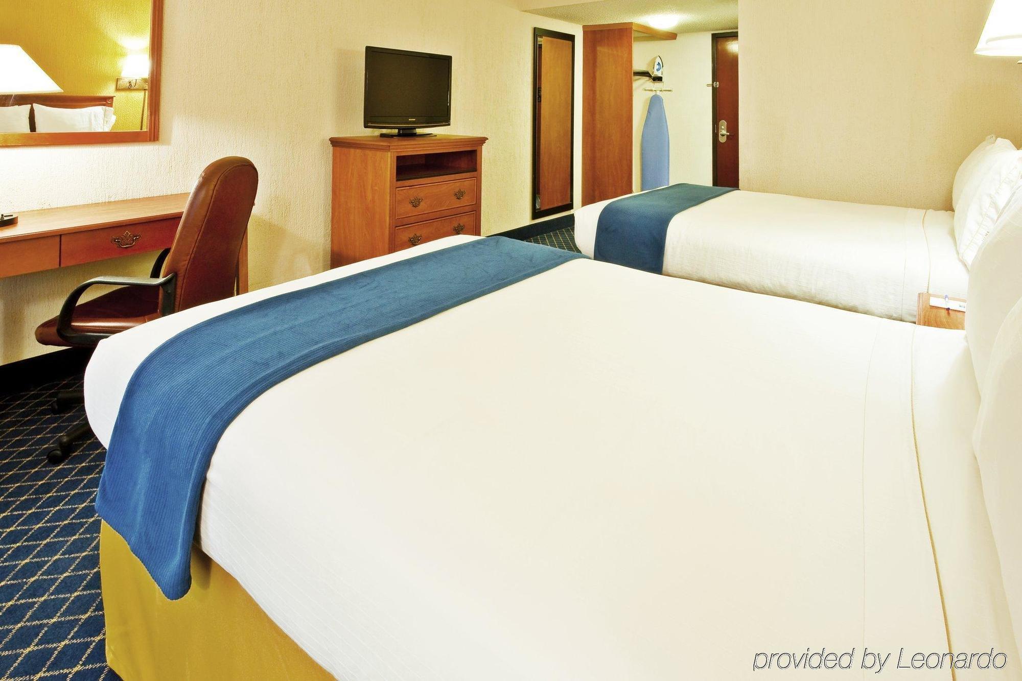 Holiday Inn Express & Suites Nashville-I-40 & I-24 Esterno foto