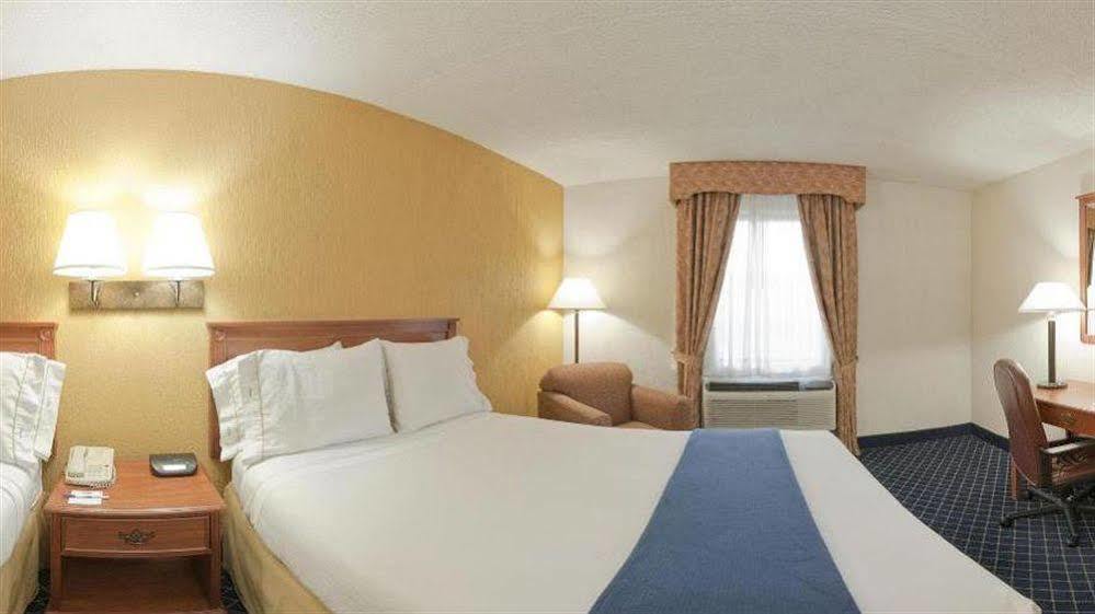 Holiday Inn Express & Suites Nashville-I-40 & I-24 Esterno foto